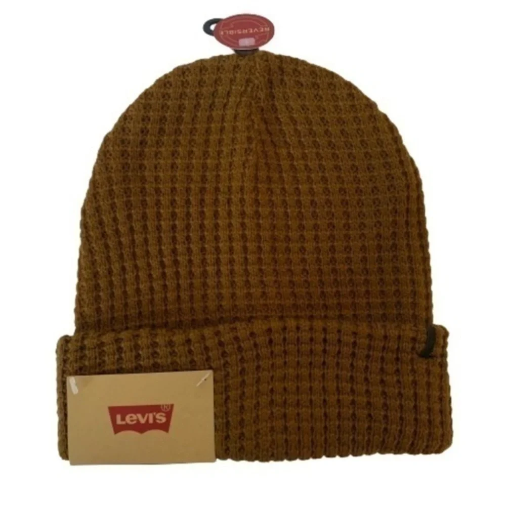NWT. LEVI’S Men’s Two-in-One Reversible Waffle Knit Beanie